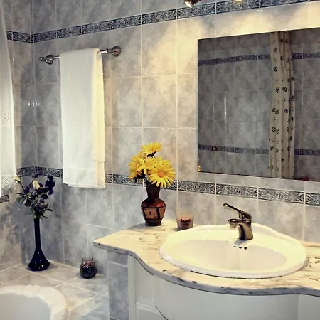 Quintinha Da Avo - Viseu, Mountain Farm House Визеу