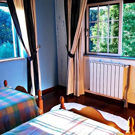 Фермерский дом Quintinha Da Avo - Viseu, Mountain Farm House Визеу